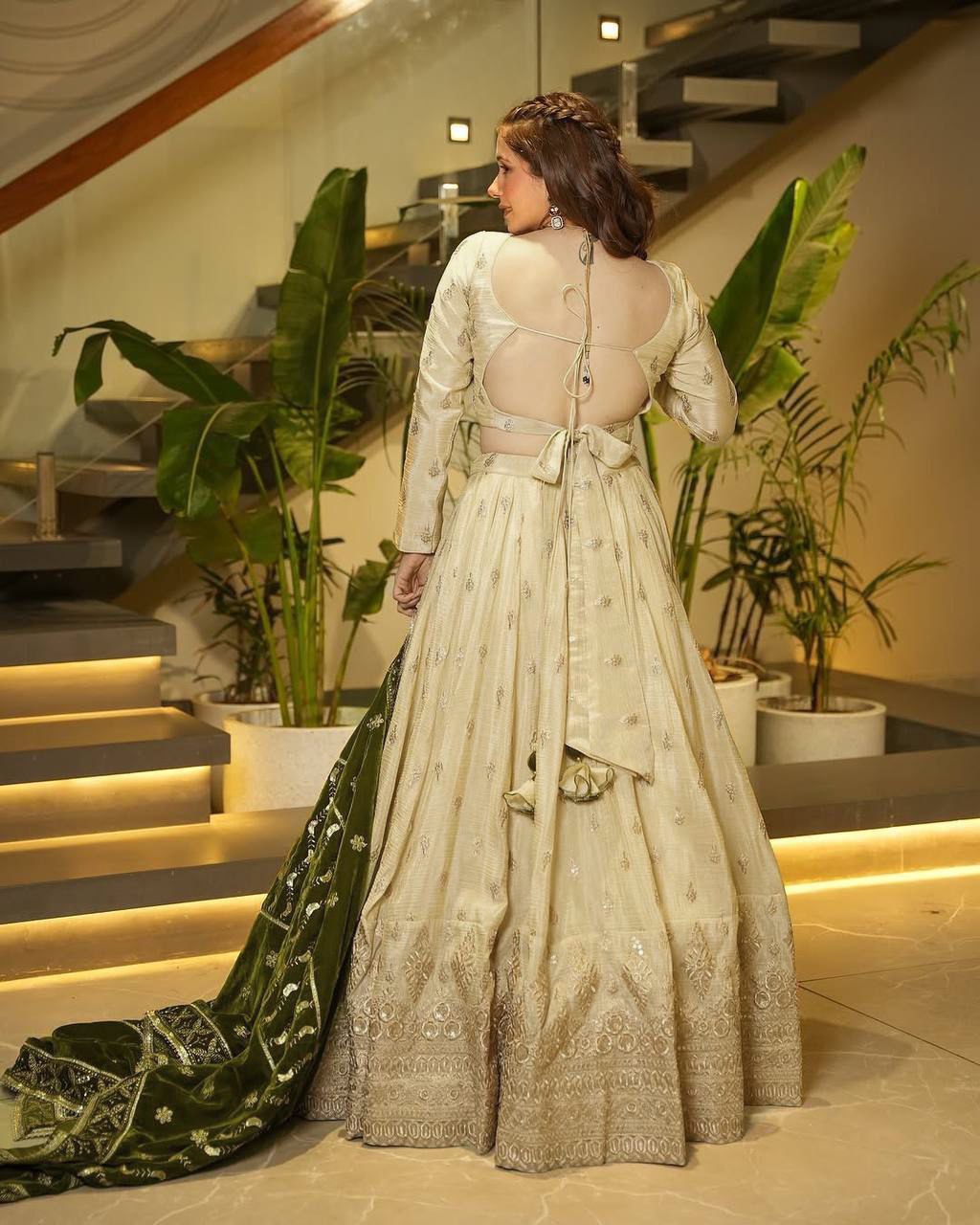 β¨ Premium Chinon Silk & Velvet Bridal Lehenga Set β¨